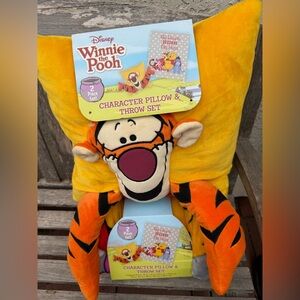 Disney Winnie the Pooh Tigger Character Set - Orange and Yellow